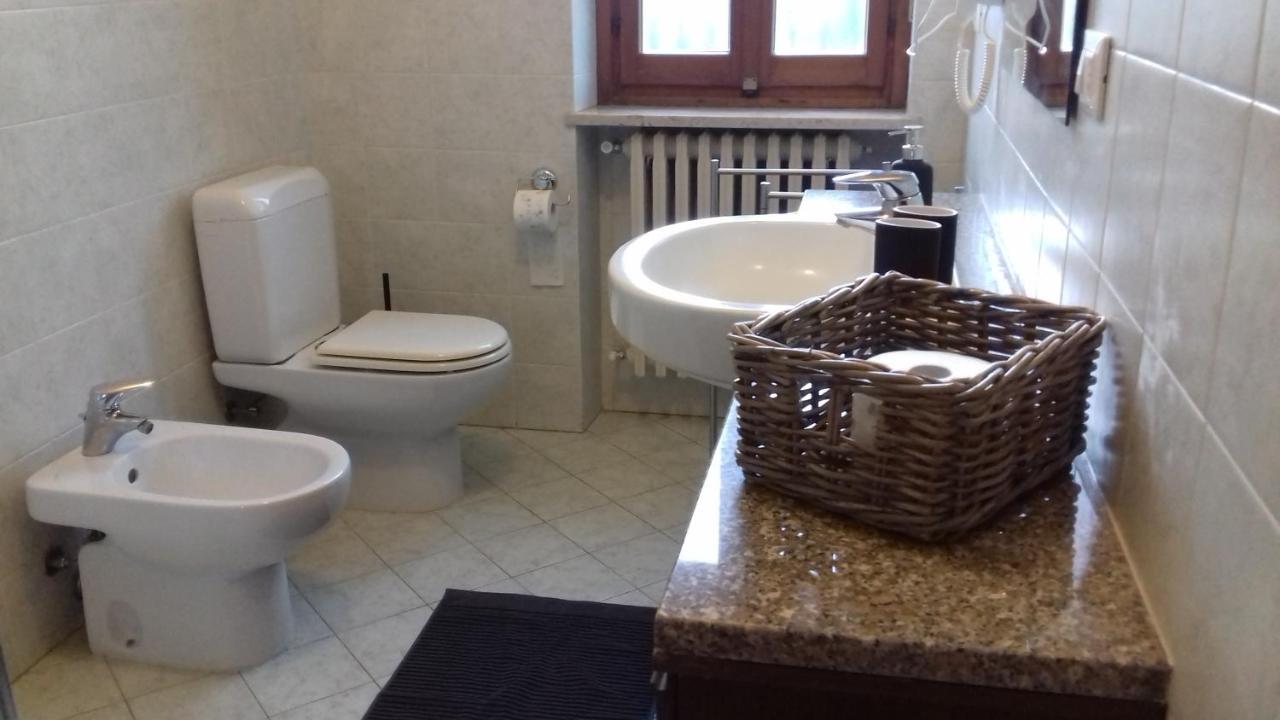 Locanda Cavallo Bianco - Affittacamere Robella Exterior photo